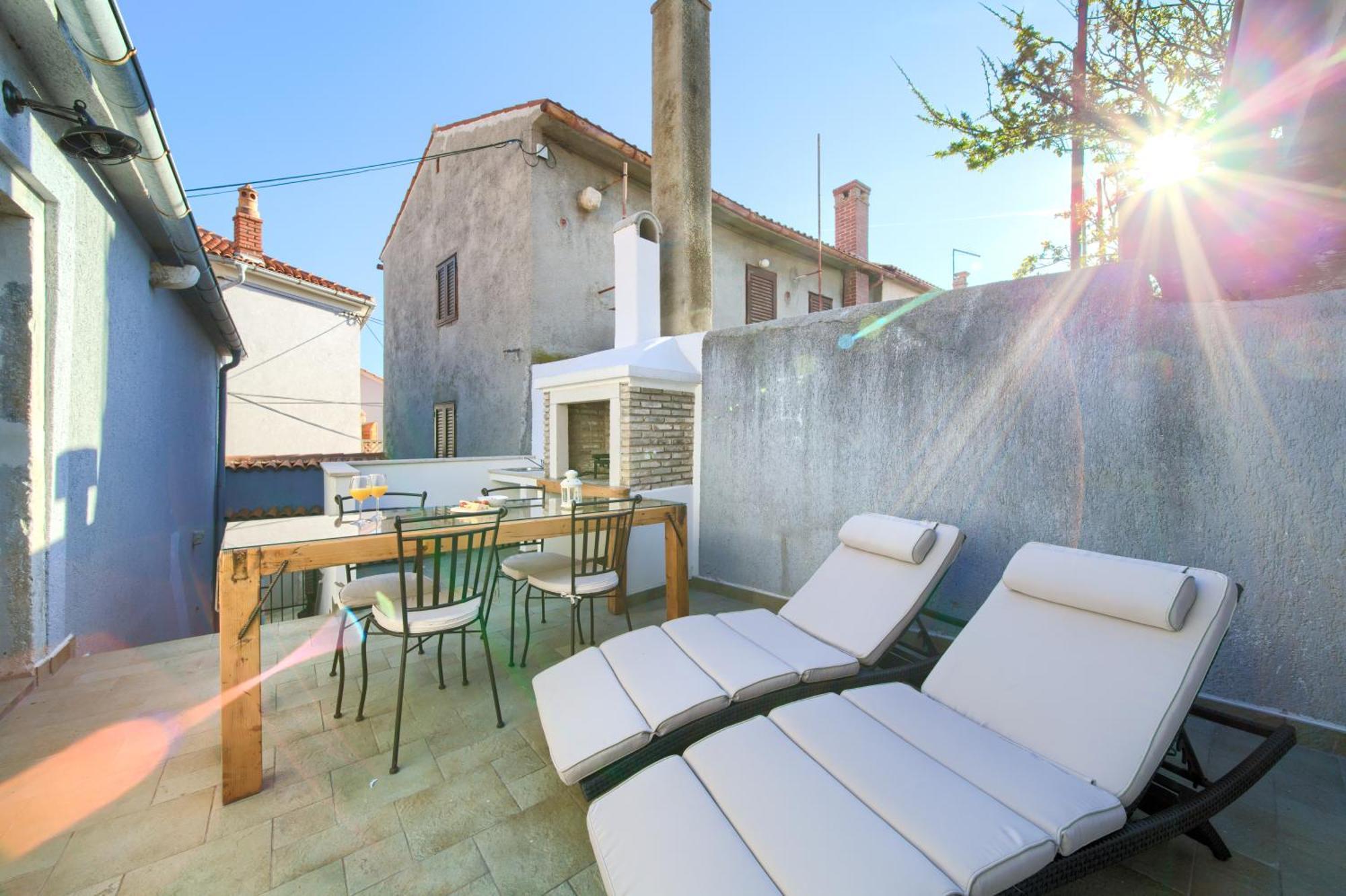 Apartment Old Town Mariolina Krk Town Exterior photo